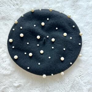 Women wool hat with pearls
